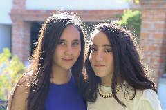  Andrea y Julia.