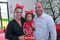  Nury con sus papás, Nuria Lozano y Rafael Espinosa.