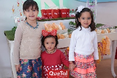  Acompañando a Nury en su cumpleaños.