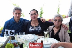  Guillermo Morales, María Pérez y Amelia Rivera.
