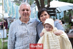  Gerardo con sus abuelitos maternos.