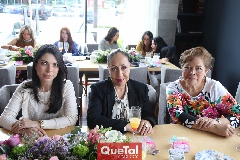  Daniela Félix, Graciela Álvarez y Elsa Enríquez.
