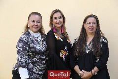  Rosalinda Villegas, Raquel González y Ángeles Aguilar.
