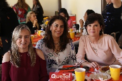  María Elena, Verónica y Susana.