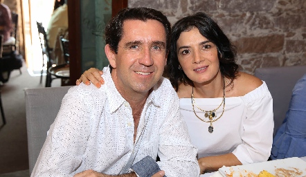 Manuel Espinosa y Elvira Sánchez.