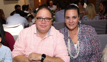  Gustavo Rivera y Susana Hermosillo .