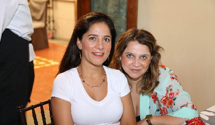  Alejandra Castillo y Lula González.