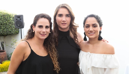 Jessica Medlich, Paola Musa y Katia Gómez.