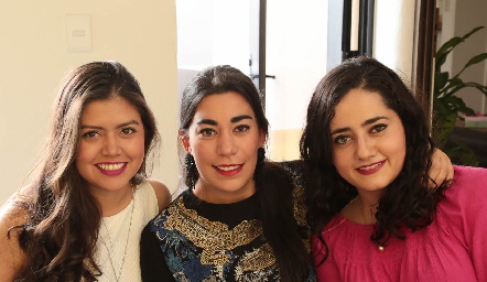  Ana Ortiz, Jimena Torres y Carolina Motilla.
