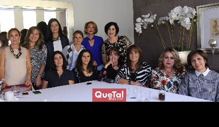  María Elena, Ana Lilia, Rocío, Lorena, Isabel, Carmenchu, Sandra, Paty, Pituca, Sabrina, Carla y Clara.