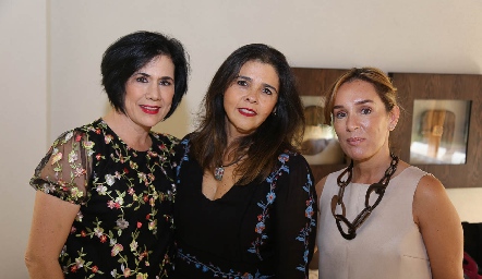  Carmenchu Motilla, Paty Valadés y María Elena Ávila.