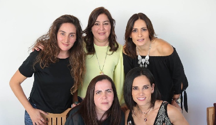  Lorena Ortiz, Deyanira Cázares, Claudia Artolózaga, Claudia Martínez y Anilú Enríquez.