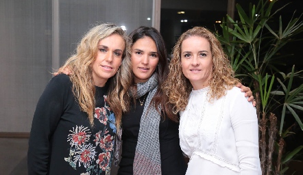  Mónica Torres, Ana Paula Valdez y Fernanda García.