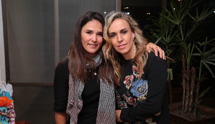  Ana Paula Valdez y Mónica Torres.