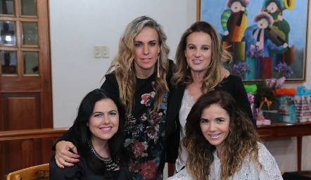 Christiane Cambeses, Mónica Torres, Romina Madrazo y Sigrid Werge.