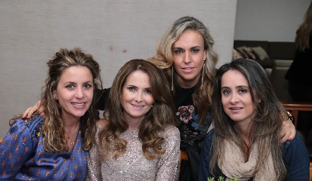  Erika Rodríguez, Karina Vita, Mónica Torres y Gaby Acosta.