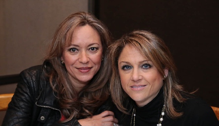  Adriana Vázquez y Alejandra Santos.