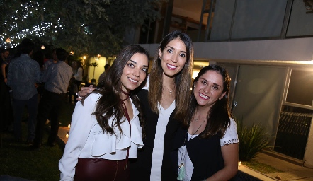  Fer Gaviño, Mari Tere Torres y Adriana Tovar.