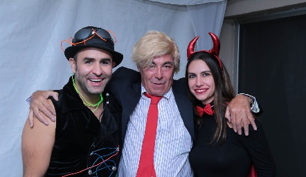  Gonzalo Abaroa, Tito Fernández y Carla Cuquin.