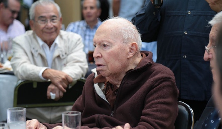  92 años de don Virgilio Garza y Garza.