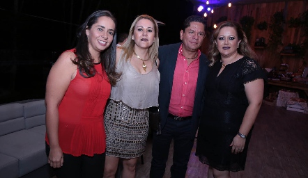  Caro Ortega, Laura Cervantes, Héctor Rueda y Cuca Arauz.