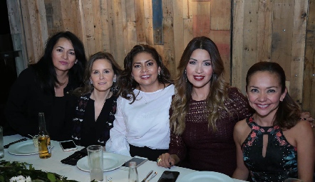  Claudia Juárez, Susana García, Erika Rodríguez, Lucy Gámez y Marcela Ramírez.