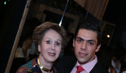  Laura Muñiz y su nieto José Lorca.