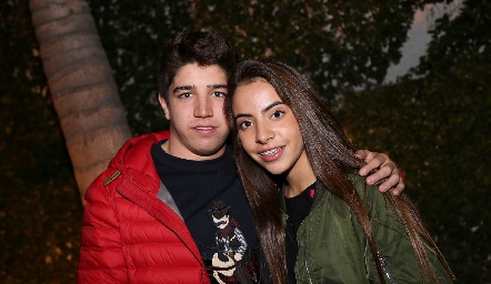  Chema de los Santos y Mariana Anaya .