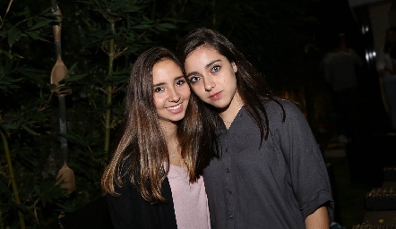  Pao Correa y Lore Osornio .