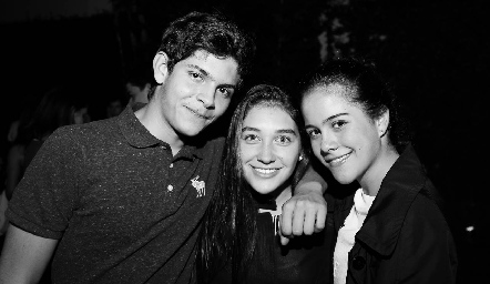  Alejandro Urías, Lari Román y Ana Pau Galán.