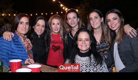 Luza González, Fátima Alonso, Brenda Romo, Ale Bermea, Kristinne Kaiser, Ale Muñoz y Ceci Herrán.
