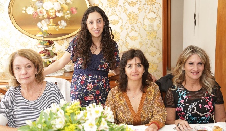  Patricia Harris, Lucía Puente, Marilú Lasso de la Vega y Verónica Payán.