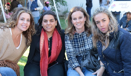  Erika Rodríguez, Maribel Torres, Romina Madrazo y Mónica Torres.
