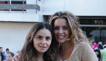  Claudia Pérez Amaral y Erika Rodríguez.