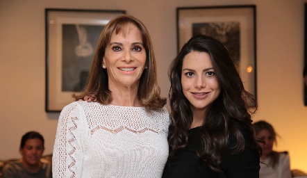  Adriana Alberú y Claudia Ramírez.