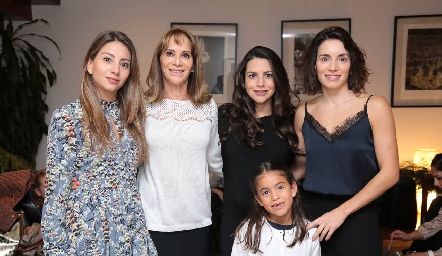  María Fernanda Ramírez, Adriana Alberú, Claudia Ramírez, Adriana Ramírez y Sofía.