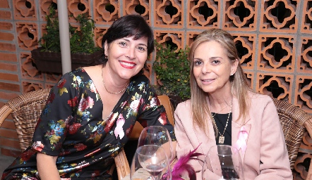  Alicia Cabello y Elena Gaviño.