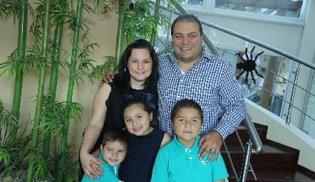  Familia Espinoza Gómez.