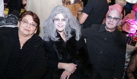  Gloria Bazúa, Lorena y Sergio Bedolla.