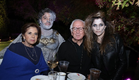  Guillermina, Fernando, Marcelo y Cecilia de los Santos.