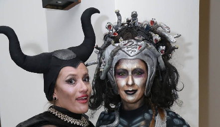  Yolanda Tapia y Pilar Martínez.