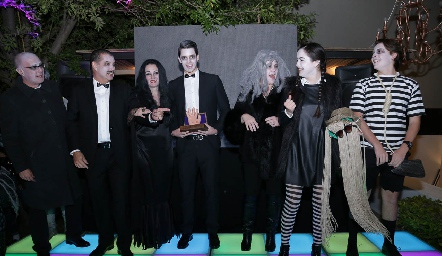  Familia Adams Sergio Bedolla, José Luis Leiva, Gloria Martínez de Leiva, Checo Bedolla, Lorena Martínez de Bedolla, Montse y Diego Bedolla.