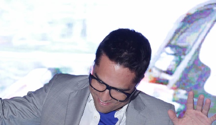  Ricardo.