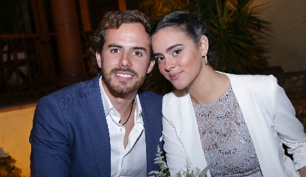  Andrés Castañón y Mariana Molina.