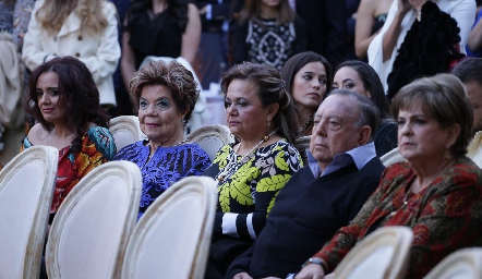  Abuelos y tías del novio.