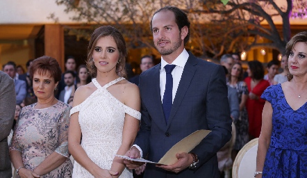  Los recién casados.