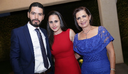  Benjamín Valencia, Rebeca Aldrete y Lourdes Mora.