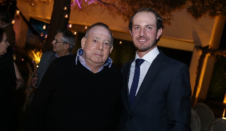  Jacobo Payán con su nieto Octavio Aguillón.
