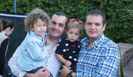  Mauricio, Christian Almazán, Roberta y Mauricio Ruiz.