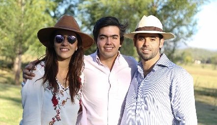  Andrea Espinosa, Jorge Meres y Fernando Labastida.